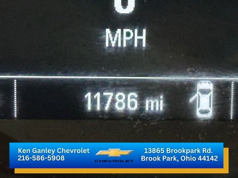 Used 2022 Chevrolet Trax LT w/ LT Convenience Package AWD/4WD image 15