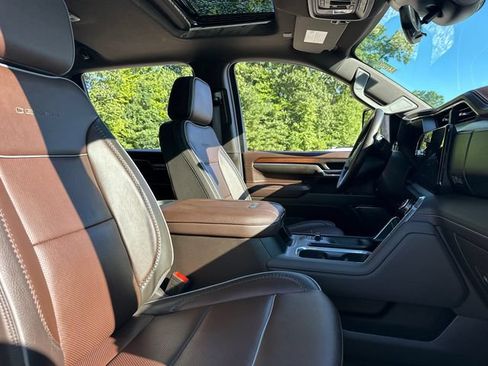 Used 2024 GMC Sierra 2500 Denali w/ Denali Reserve Package AWD/4WD image 17