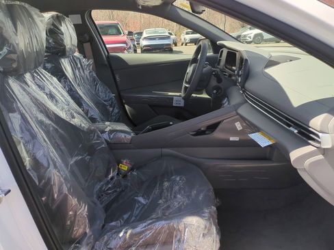 New 2026 Hyundai Elantra SE FWD image 26