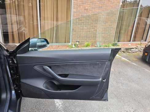 Used 2018 Tesla Model 3 Long Range AWD/4WD image 54