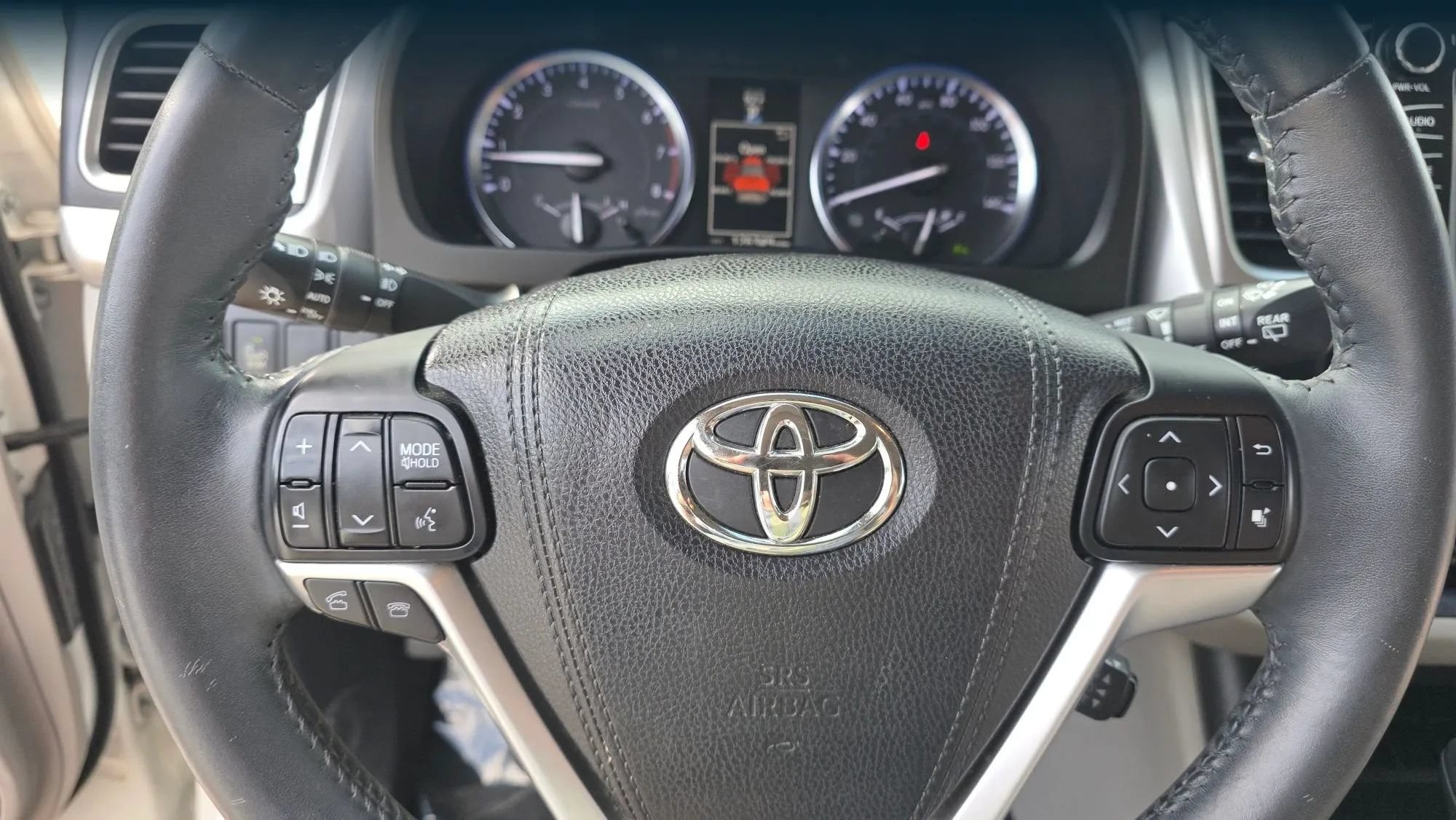 Used 2016 Toyota Highlander Limited FWD image 17
