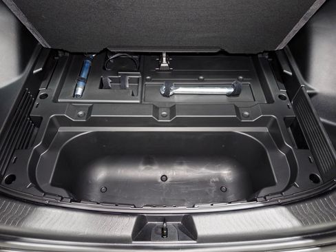 Used 2024 Chevrolet Equinox EV RS FWD image 27