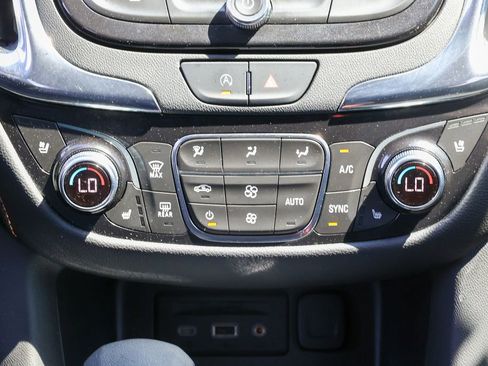 Used 2022 Chevrolet Equinox Premier image 13