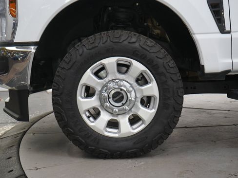 Used 2024 Ford F250 XLT AWD/4WD image 29