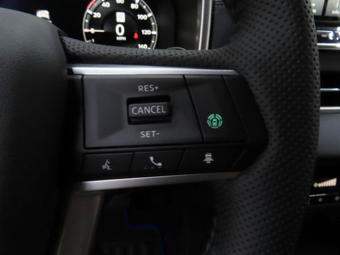 New 2025 Mitsubishi Outlander SE image 12