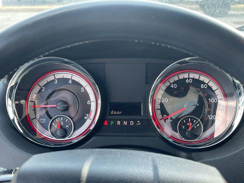 Used 2019 Dodge Grand Caravan SXT image 28