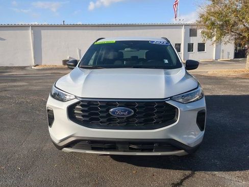 Used 2025 Ford Escape ST-Line image 9