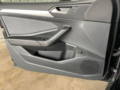 Used 2025 Volkswagen Jetta SE image 20