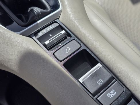 Certified 2023 Honda HR-V EX-L image 27