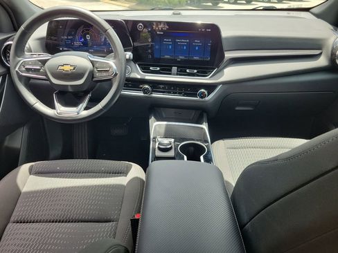 Used 2026 Chevrolet Equinox LT FWD image 11