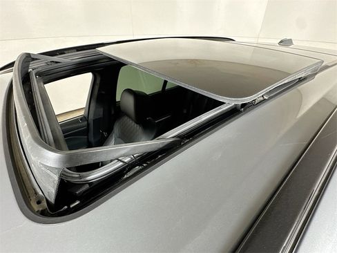 Used 2024 BMW X5 M60i image 21