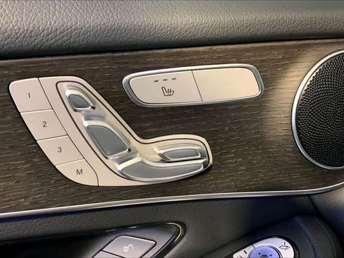 Used 2020 Mercedes-Benz GLC 300 4MATIC image 38