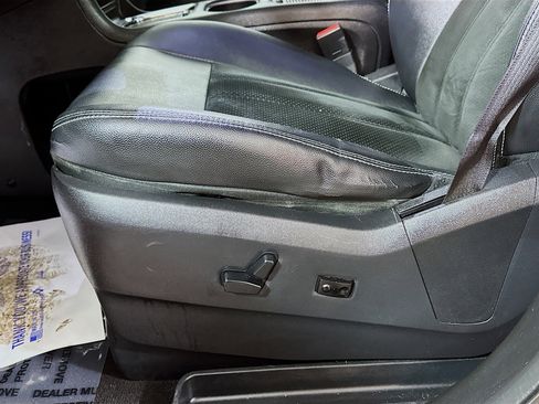 Used 2016 Dodge Grand Caravan SXT image 18