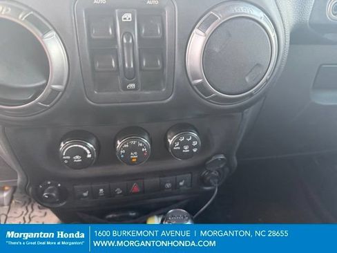 Used 2018 Jeep Wrangler Unlimited Sahara AWD/4WD image 14