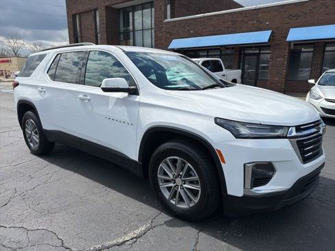 Used 2023 Chevrolet Traverse LT image 1