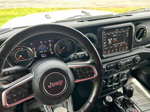 Used 2021 Jeep Wrangler Unlimited Sahara AWD/4WD image 19