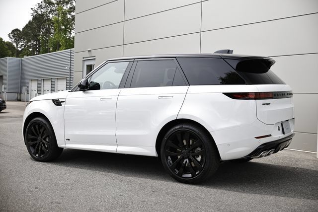 New 2026 Land Rover Range Rover Sport Dynamic SE AWD/4WD image 7