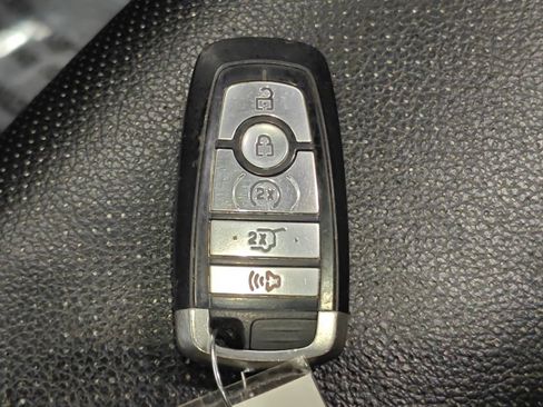 Used 2020 Ford Expedition Max XLT w/ Equipment Group 202A AWD/4WD image 17