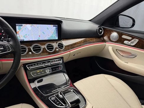 Used 2017 Mercedes-Benz E 300 4MATIC image 19