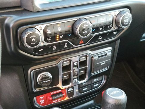 Used 2021 Jeep Gladiator Mojave image 23