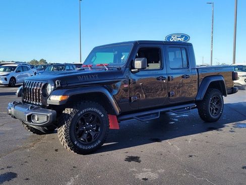 Used 2022 Jeep Gladiator Sport image 3
