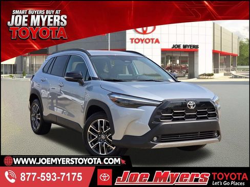 Used 2026 Toyota Corolla Cross XLE FWD image 1