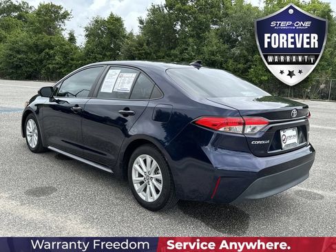 Used 2024 Toyota Corolla LE w/ LE Convenience Package FWD image 5