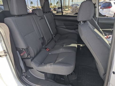 Used 2018 Ford Transit Connect XLT image 9