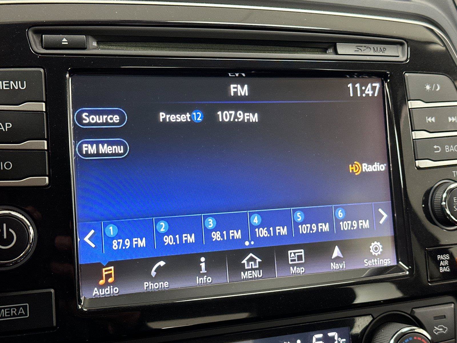 Used 2018 Nissan Maxima SR w/ Interior Lighting Package FWD image 16