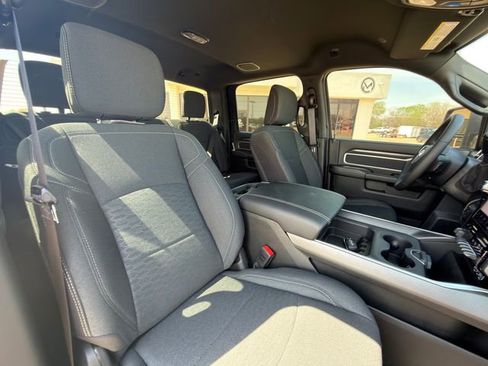 New 2025 RAM 2500 Big Horn AWD/4WD image 32