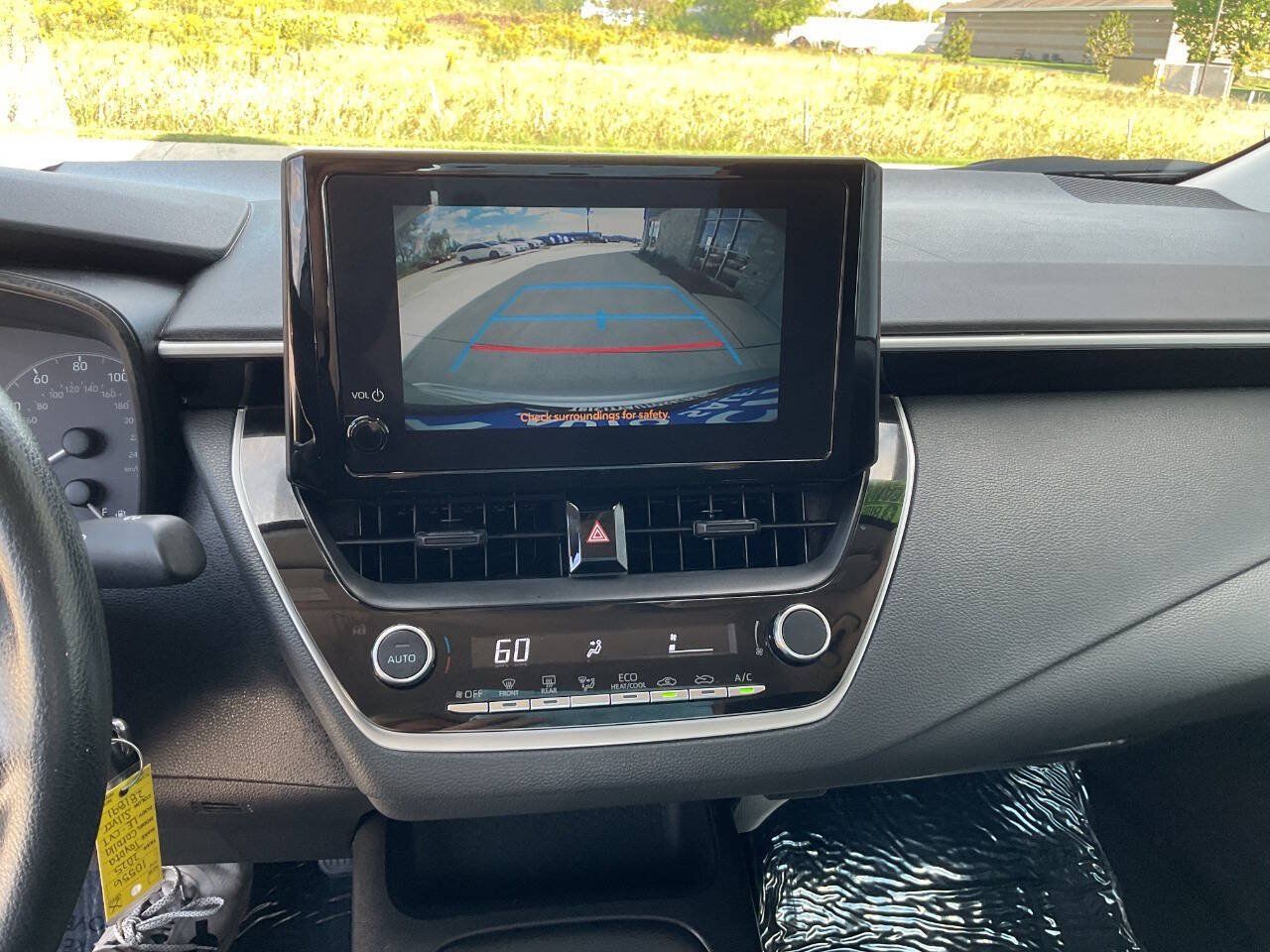 Used 2025 Toyota Corolla LE FWD image 24
