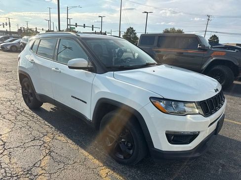 Used 2018 Jeep Compass Latitude FWD image 8