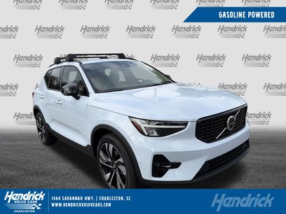 New 2026 Volvo XC40 B4 Plus w/ Protection Package Premier