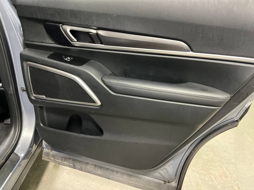 Used 2025 Kia Telluride S FWD image 12