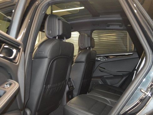 New 2026 Porsche Macan image 34