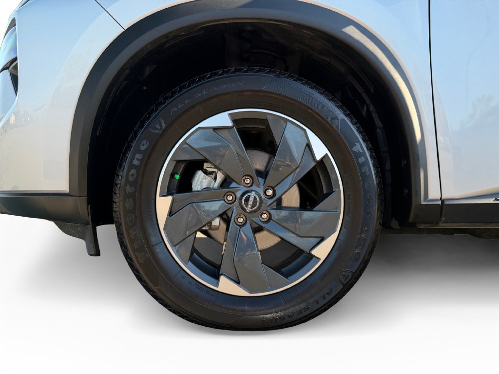 Used 2025 Nissan Rogue SV AWD/4WD image 30