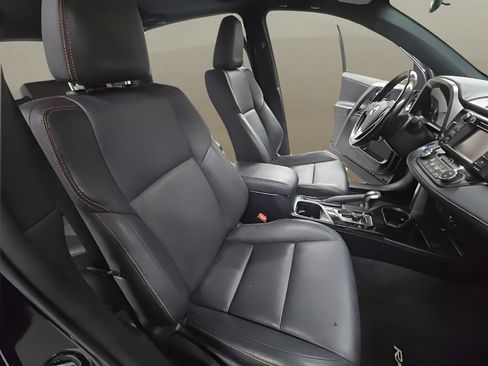 Used 2018 Toyota RAV4 SE AWD/4WD image 26