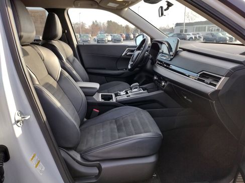 Used 2024 Mitsubishi Outlander SE image 22
