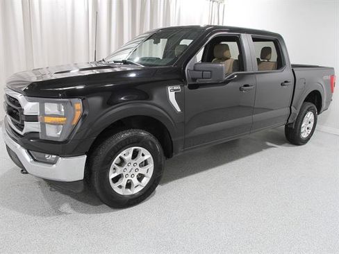 Used 2023 Ford F150 XLT image 3