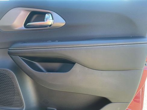 New 2026 Chrysler Pacifica Select image 15