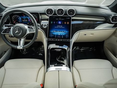 Used 2024 Mercedes-Benz GLC 300 4MATIC image 20