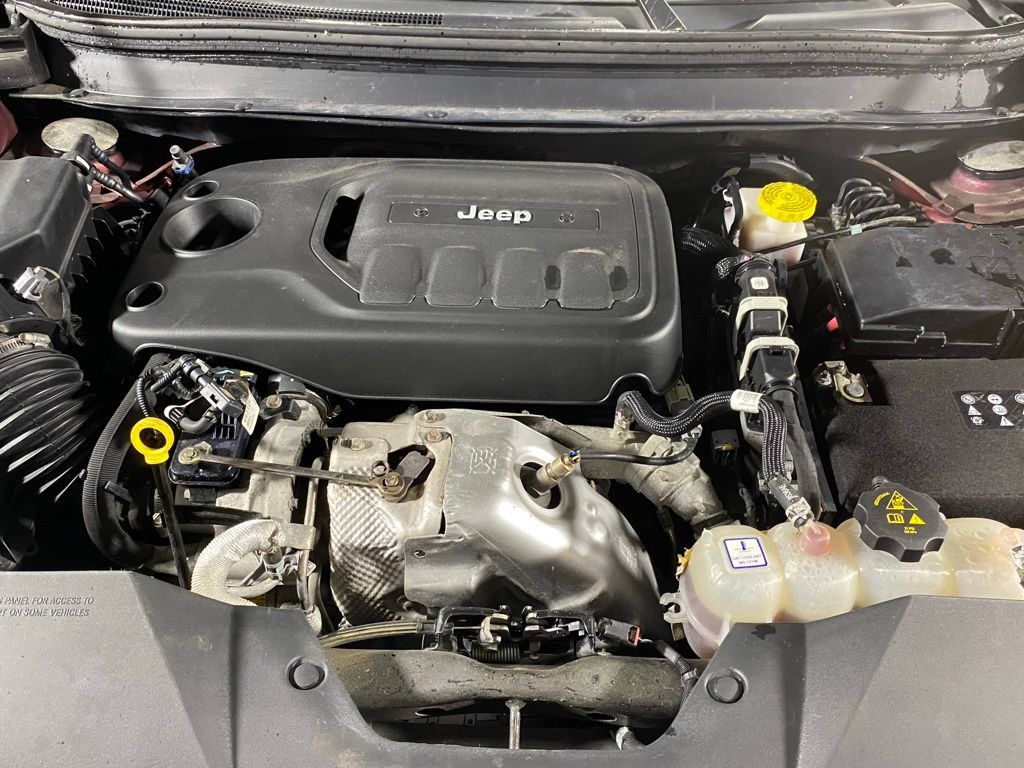 Used 2019 Jeep Cherokee Limited AWD/4WD image 12
