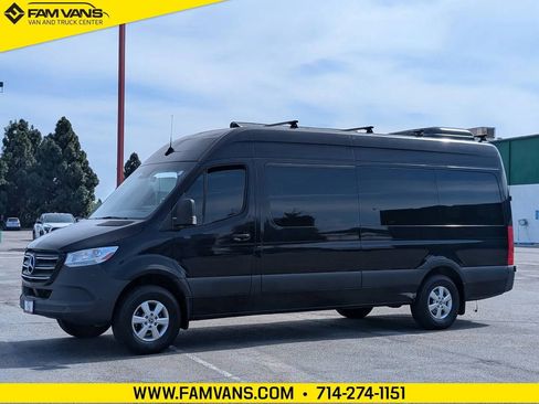 Used 2019 Mercedes-Benz Sprinter 2500 image 3