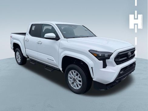Used 2024 Toyota Tacoma SR5 image 2