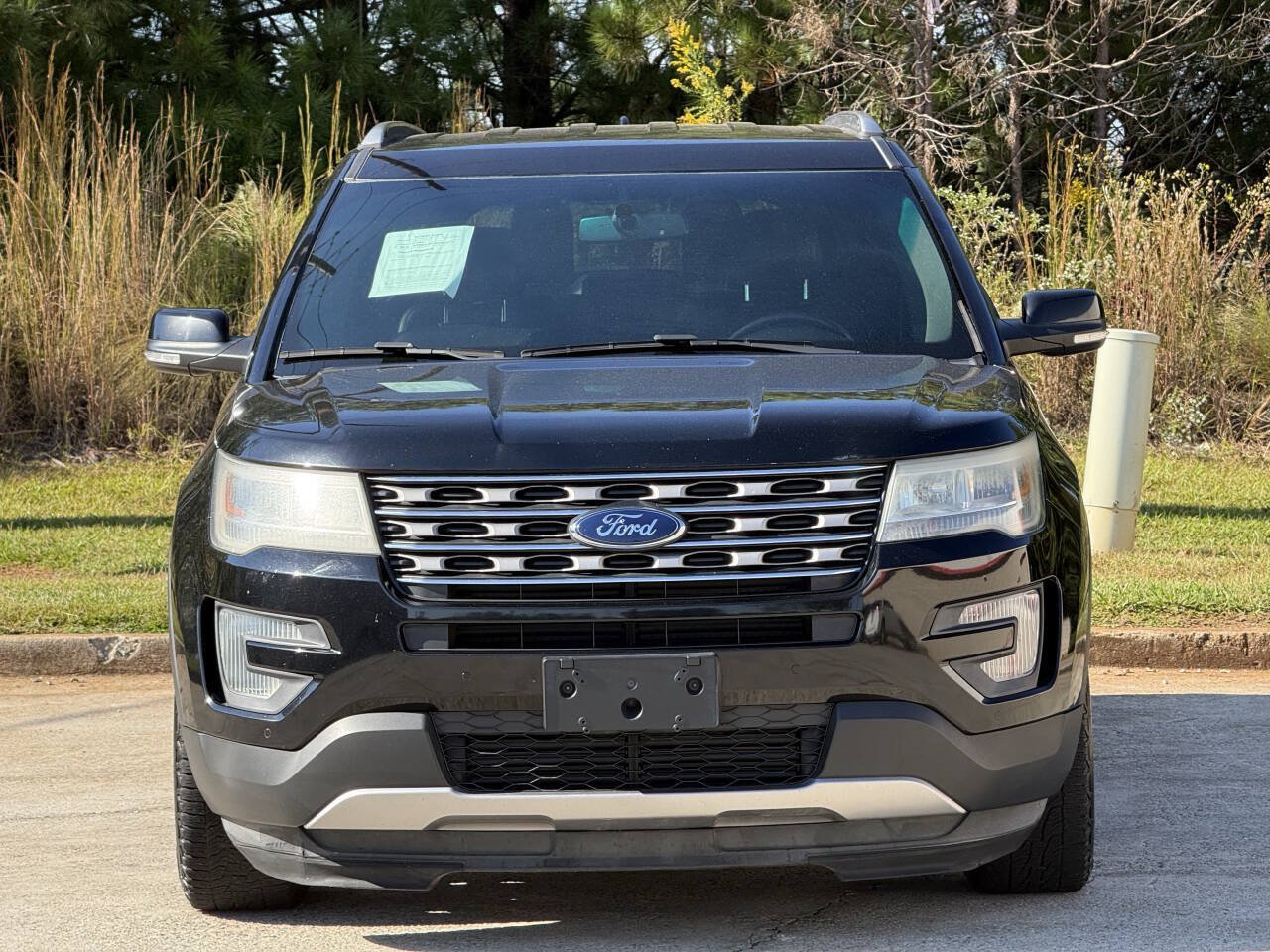 Used 2016 Ford Explorer XLT w/ Equipment Group 202A FWD image 4