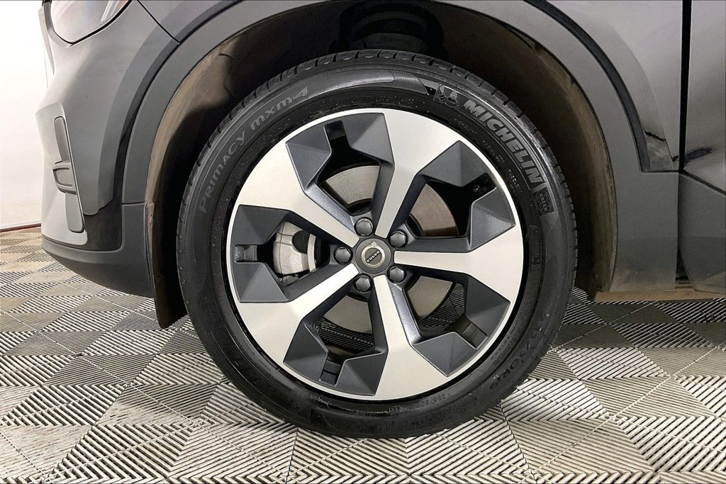 Used 2025 Volvo XC40 B5 Core w/ Protection Package Premier AWD/4WD image 8