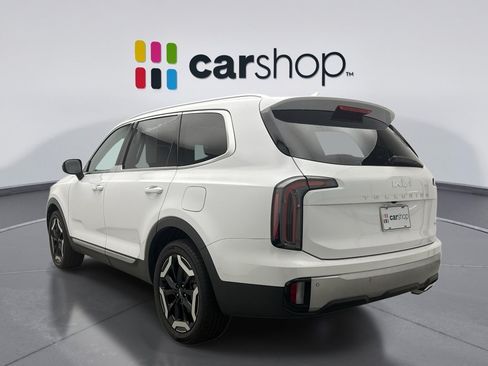 Used 2023 Kia Telluride EX w/ EX Captain's Chair Package AWD/4WD image 3