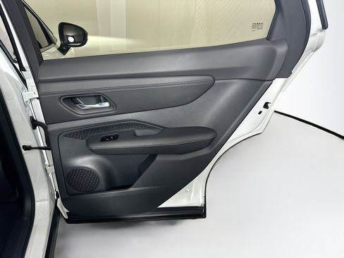 Used 2023 Nissan Ariya FWD image 29