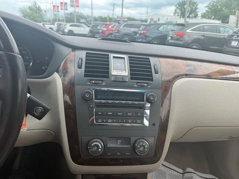 Used 2010 Cadillac DTS Luxury FWD image 15