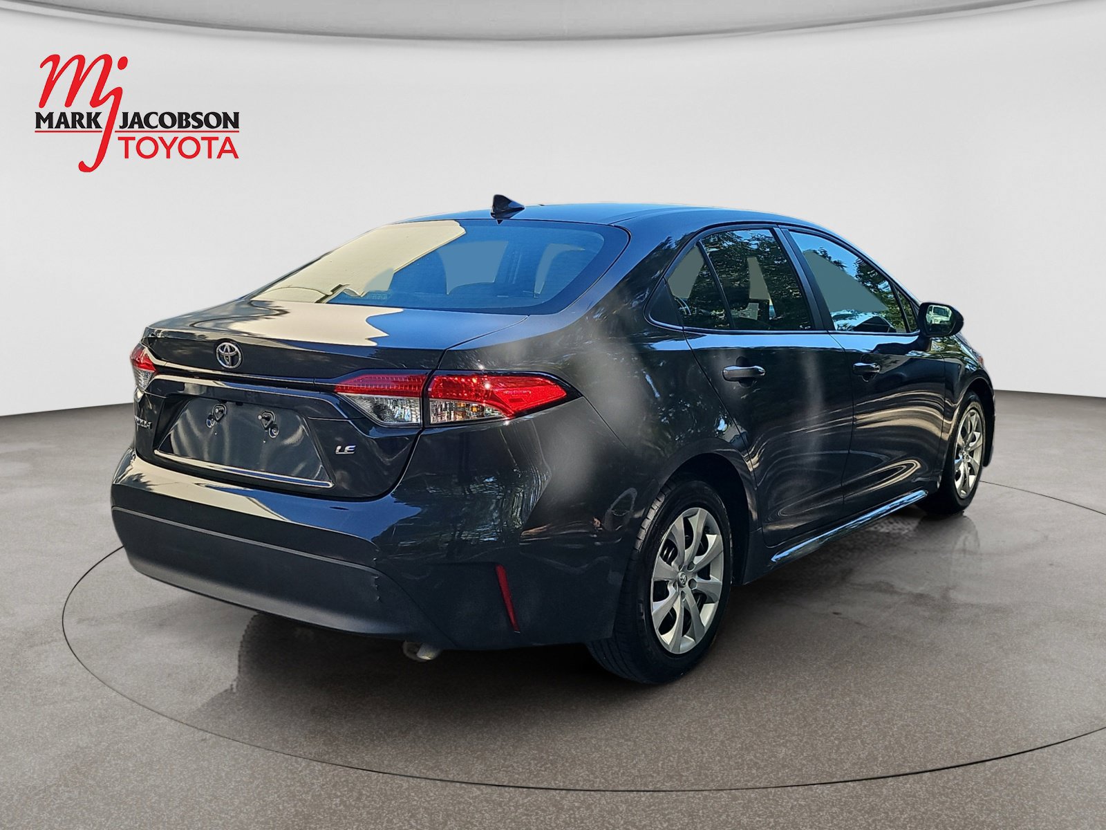 Used 2024 Toyota Corolla LE FWD image 9